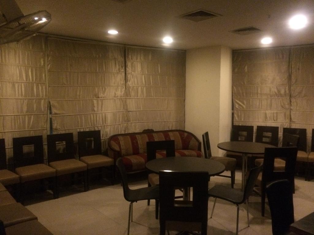 One Hotel Ghaziabad Restaurant