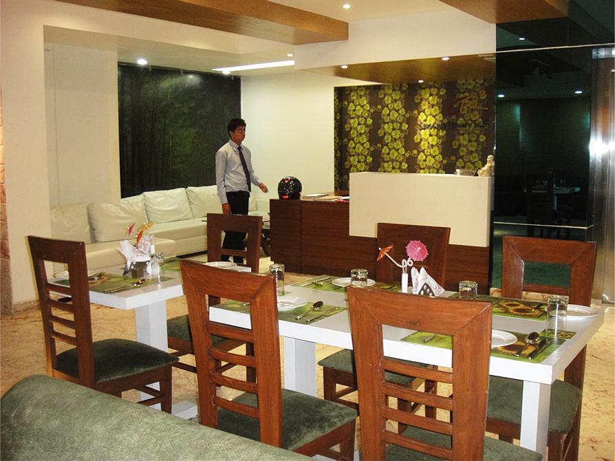 Anand Retreat Hotel Ghaziabad Restaurant